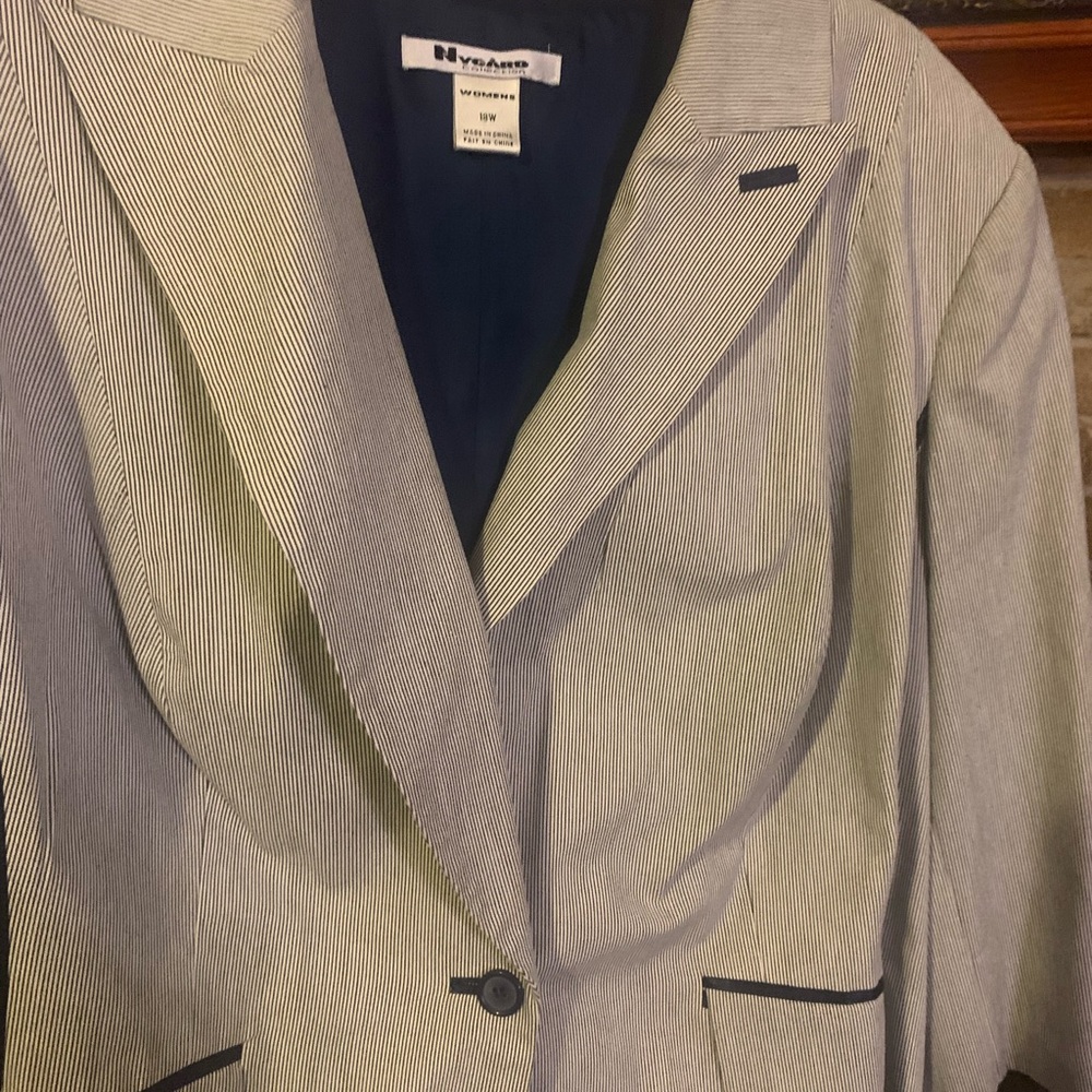 Striped navy jacket - Picture 2 of 8